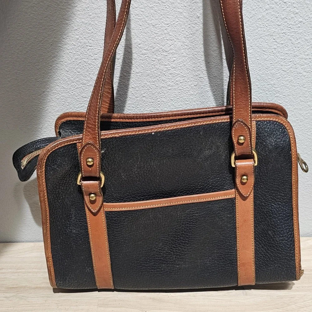Vintage 90's Dooney & Bourke Medium Black/Brown Shoulder Bag Zip